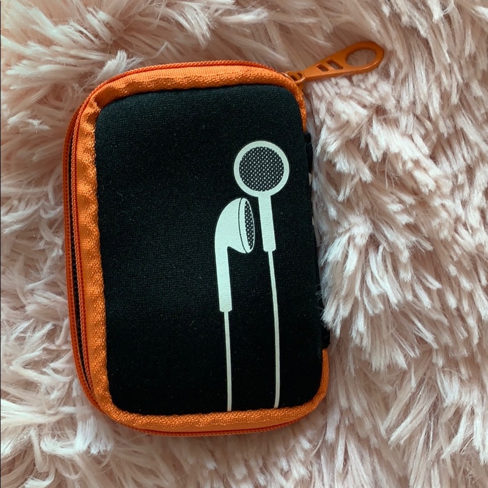 Earbud Holder!